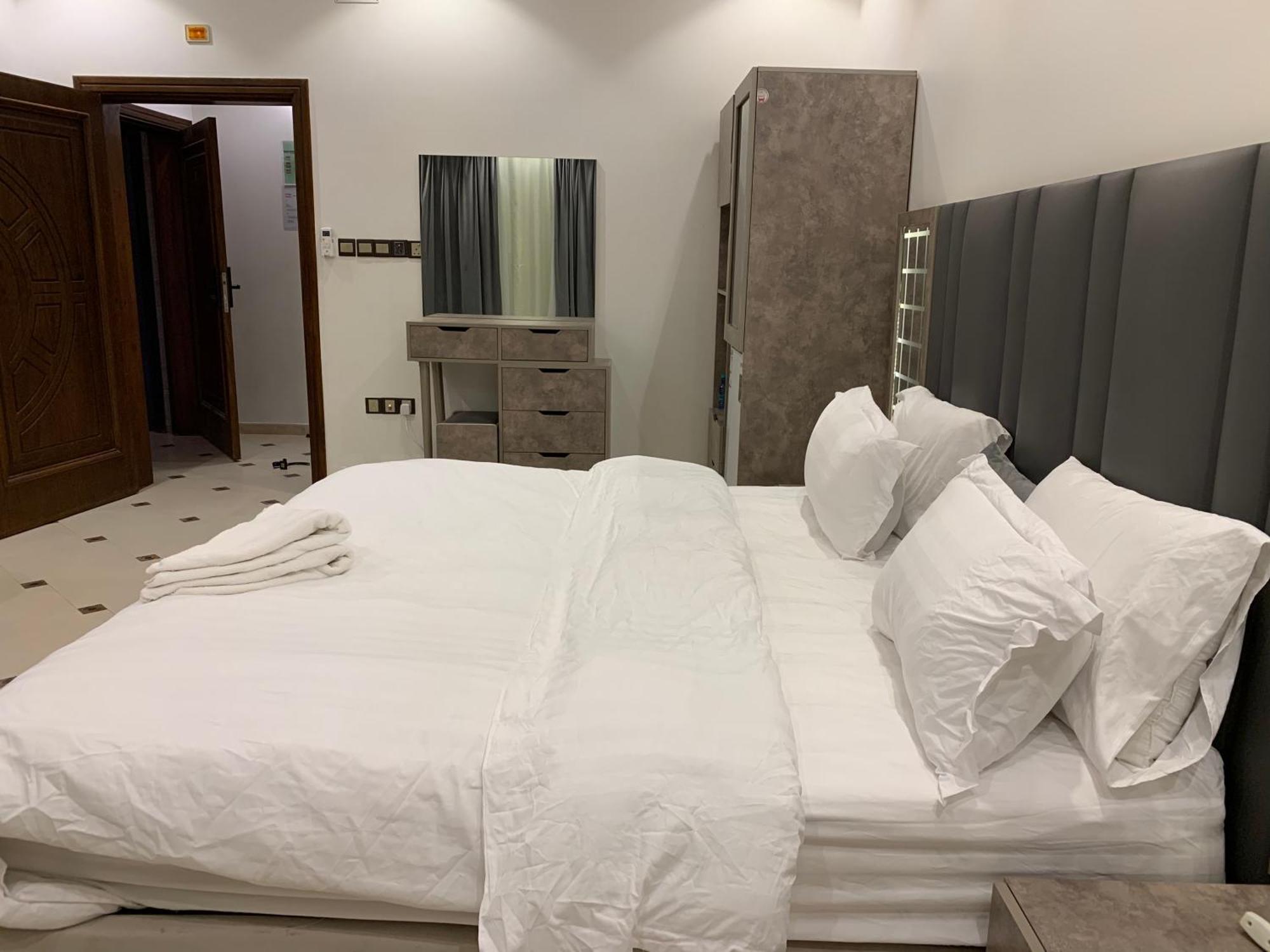 Friday Suites Al Ula Ngoại thất bức ảnh